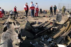 <p>Puing Boeing 737-800 milik Ukraina International Airlines yang jatuh di Iran</p>
