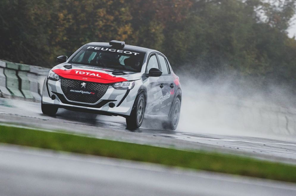 Peugeot merilis foto Peugeot 208 Rally 4  yang akan dipasarkan dalam waktu dekat.