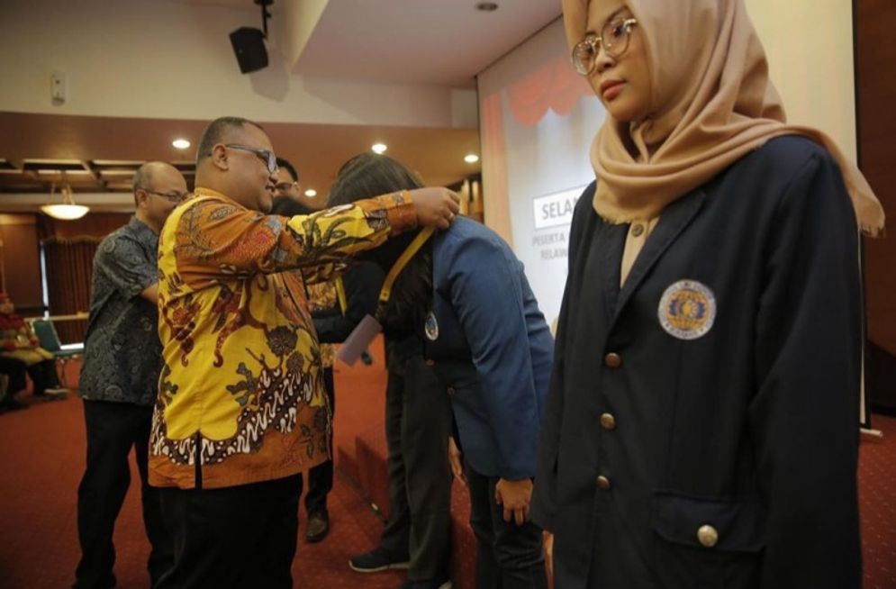 Relawan mahasiswa yang dilibatkan oleh DJP Jatim