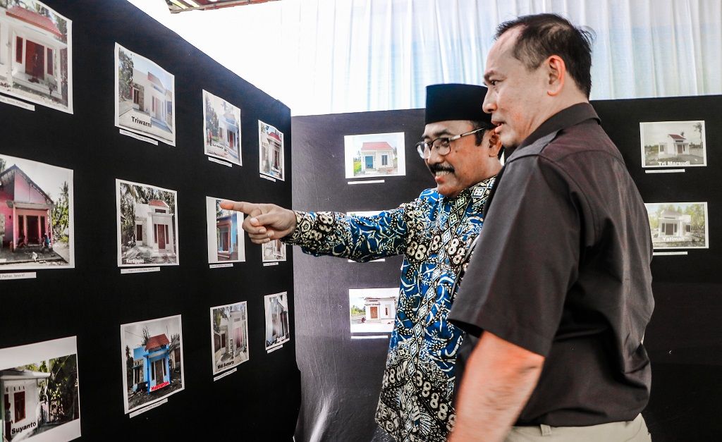 Bupati Kulon Progo Sutedjo bersama GM PT Angkasa Pura I