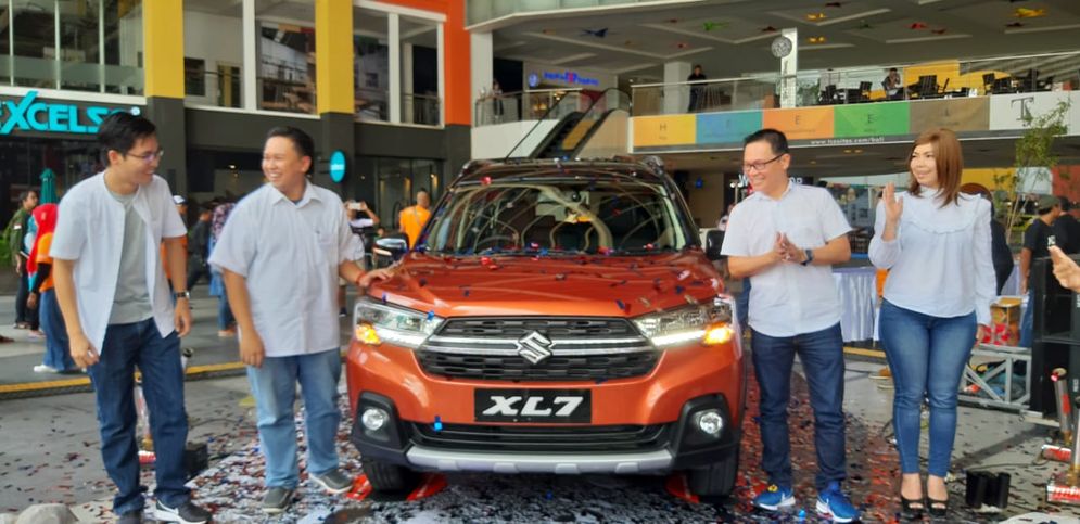 Suzuki XL7 yang diperkenalkan pada masyarakat di Surabaya, Sabtu (22/2/2020).