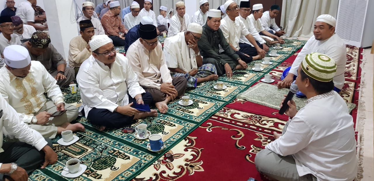 Kerukunan Keluarga Bakumpai di sela syukuran Milad ke 67