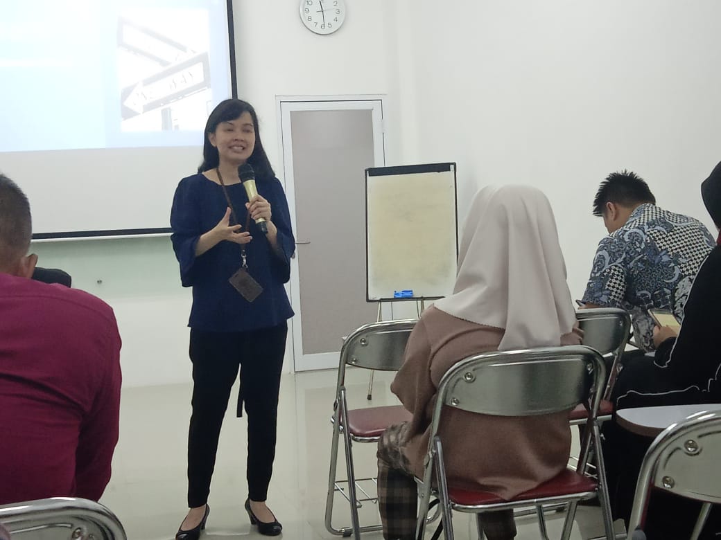 Kepala BEI Kalsel, Yuniar, saat paparan di workshop wartawan, Selasa (25/2/2020).