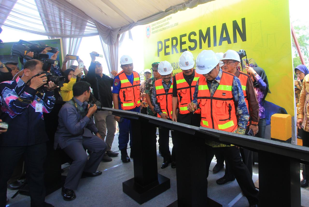 Tak Lagi Macet, Tiga Jembatan Baru Sungai Lulut Resmi Dibuka ...