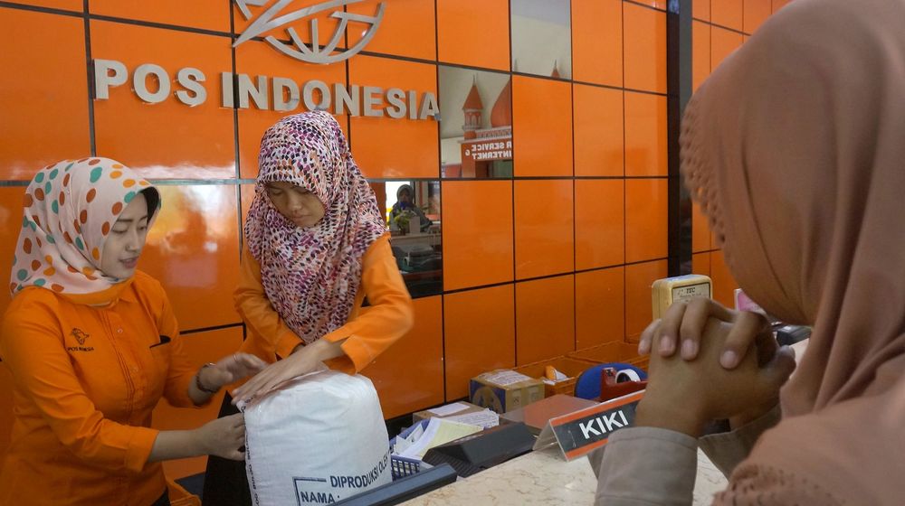 Ilustrasi layanan PT POS Indonesia