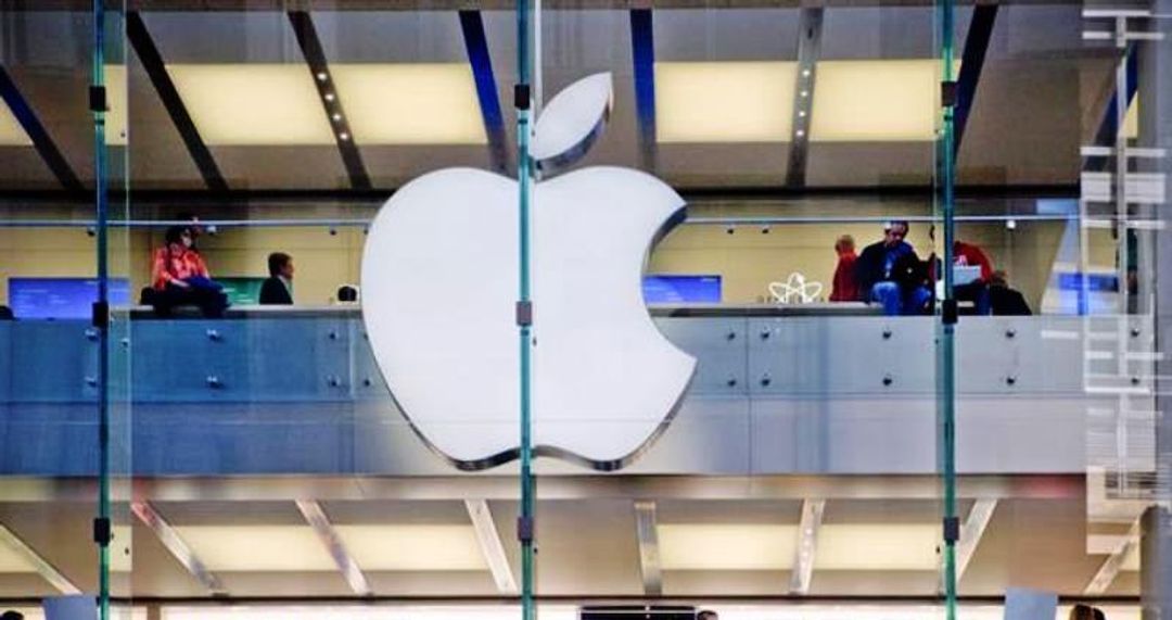 <p>Logo Apple di kantor Apple China</p>
