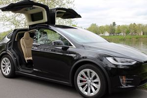 SUV Tesla Model X