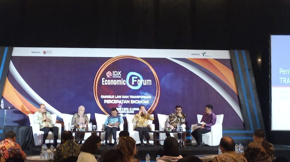<p>Diskusi Economic Forum dengan Tema “Omnibus Law dan Transformasi Percepatan Ekonomi” di Hotel JS Luwansa, Senin (24/2/2020).</p>
