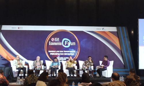 <p>Diskusi Economic Forum dengan Tema “Omnibus Law dan Transformasi Percepatan Ekonomi” di Hotel JS Luwansa, Senin (24/2/2020).</p>
