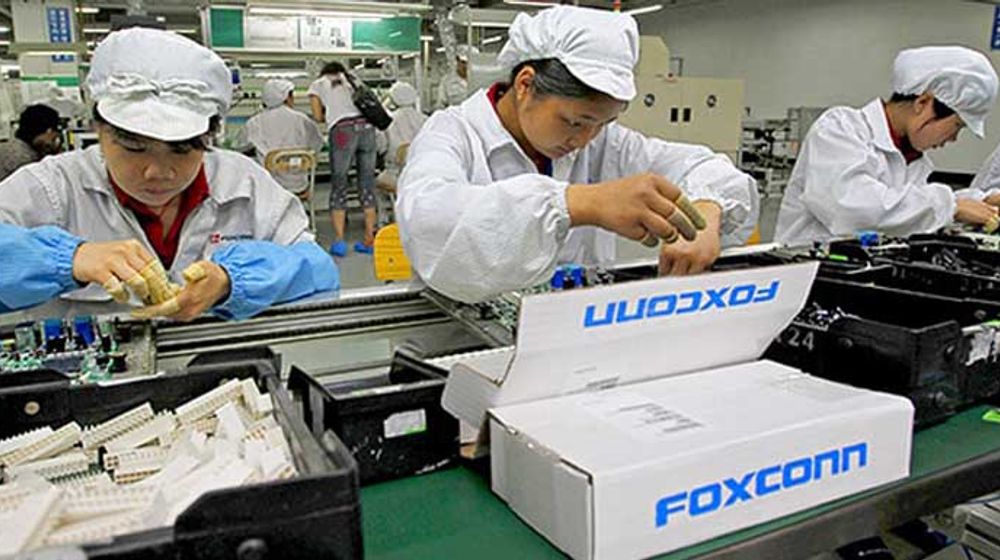 COVID-19 Melonjak, Pendapatan Pabrik iPhone Foxconn Turun 11 Persen