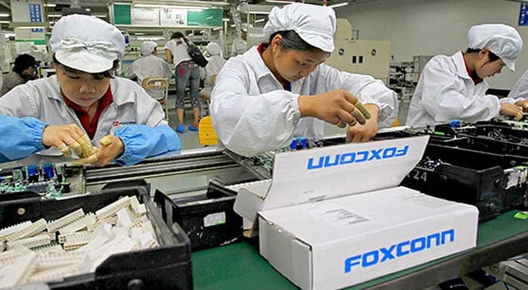 COVID-19 Melonjak, Pendapatan Pabrik iPhone Foxconn Turun 11 Persen