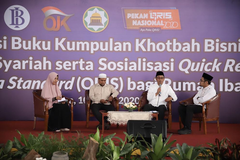 Sosialisasi QRIS yang dilakukan BI ke Dewan Masjid Indonesia Jawa Timur di Masjid Al Akbar Surabaya, Selasa (10/3/2020).