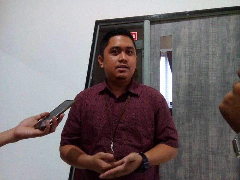 Fazlur saat diwawancara narasumber