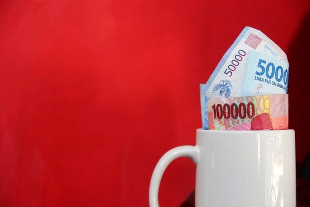Kurs rupiah di pasar spot, diperdagangkan pada rentang Rp15.975-Rp16.625 per dolar AS. Level tersebut menjadi rekor baru terlemah sejak 1998 yakni Rp16.650 per dolar AS. / Pixabay