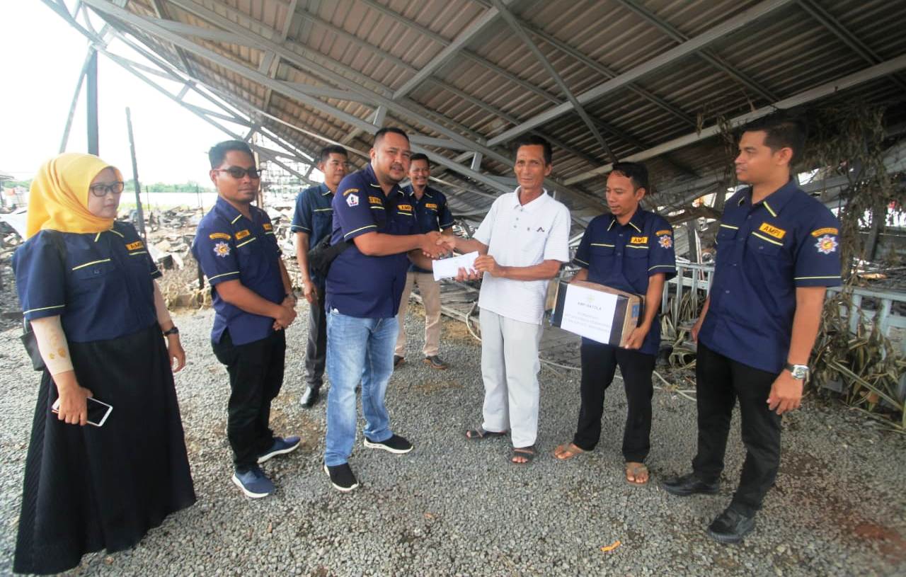 AMPI menyerahkan bantuan