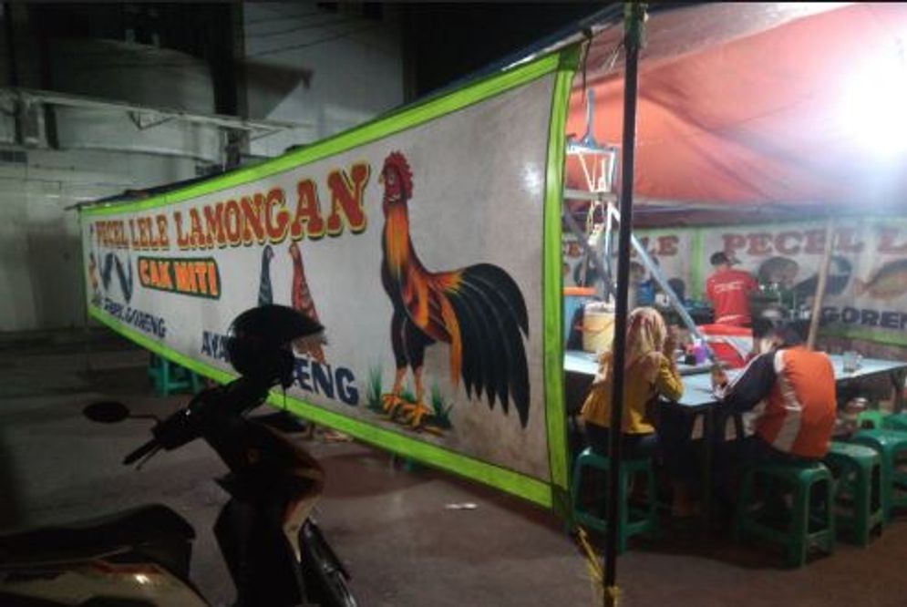 Ilustrasi penjual pecel lele