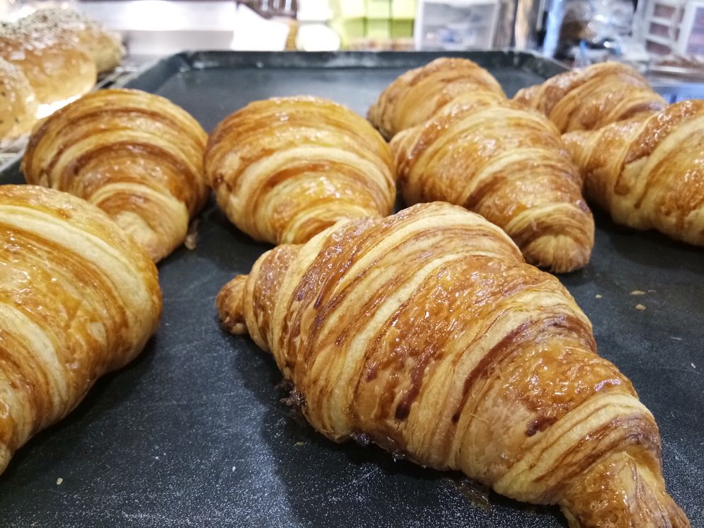 Croissant, salah satu menu andalan di Bellamie Boulangerie, di Jalan Cihapit, Bandung.