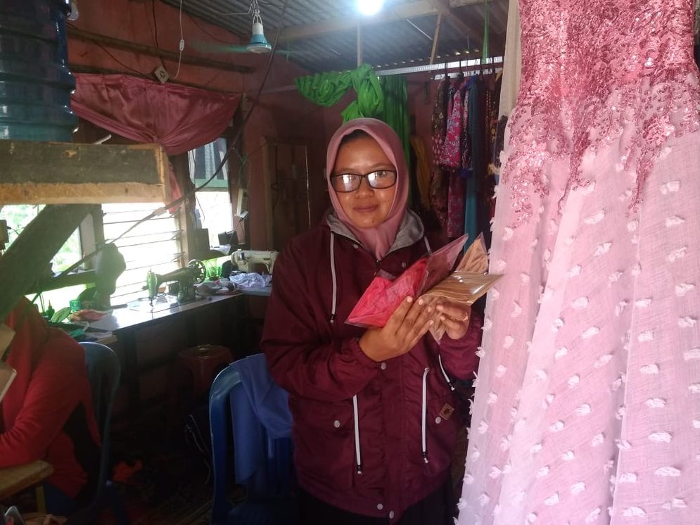 Suryani, Penjahit Baju Asal Desa Pelem Pringkuku Banting Setir Buat Masker