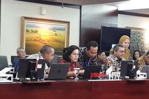 <p>Sri Mulyani, Menteri Keuangan bersama Dirjen Pajak, Suryo Utomo di Kantor Direktorat Jenderal Pajak, Jakarta, Selasa, 10 Maret 2020</p>
