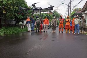<p>Penyemprotan disinfektan oleh Pemprov DKI Jakarta./Facebook @Kominfotikjt</p>
