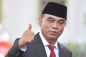 <p>Budi Arie Setiadi (Sumber: https://id.wikipedia.org/)</p>
