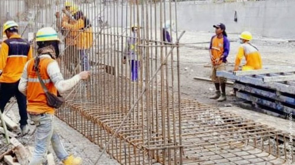 <p>Pengerjaan Pembangunan Flyover Purwosari di Solo</p>
