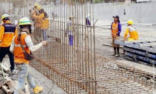 <p>Pengerjaan Pembangunan Flyover Purwosari di Solo</p>

