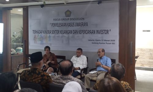 <p>Afifa, Sekretaris Jenderal Asosiasi Manajer Investasi Indonesia (AMII) dalam Focus Group Discussion (FGD) yang diselenggarakan oleh Ikatan Sarjana Ekonomi Indonesia (ISEI) pada Kamis, 12 Maret 2020 (Sumber: TrenAsia)</p>

