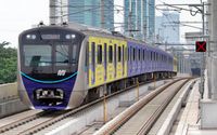 <p>Kereta Moda Raya Terpadu (MRT) melintas di Stasiun CSW</p>
