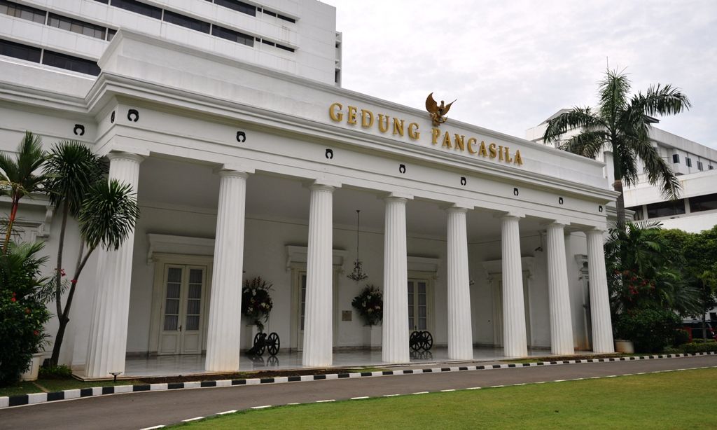 <p>Gedung Pancasila Kementerian Luar Negeri (Sumber: https://kemlu.go.id/)</p>

