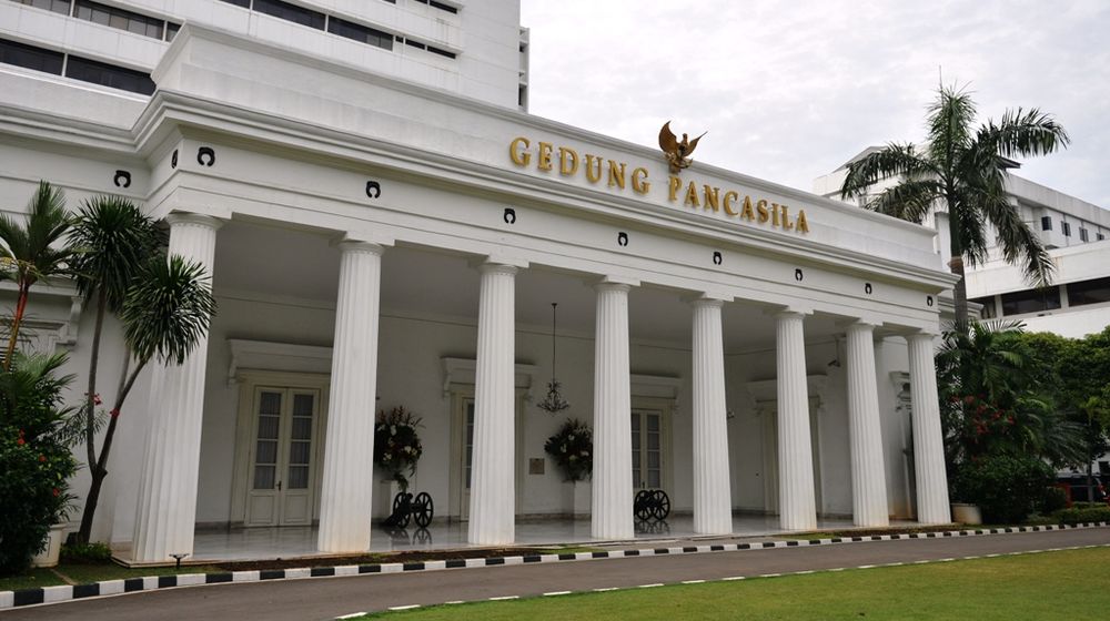<p>Gedung Pancasila Kementerian Luar Negeri (Sumber: https://kemlu.go.id/)</p>