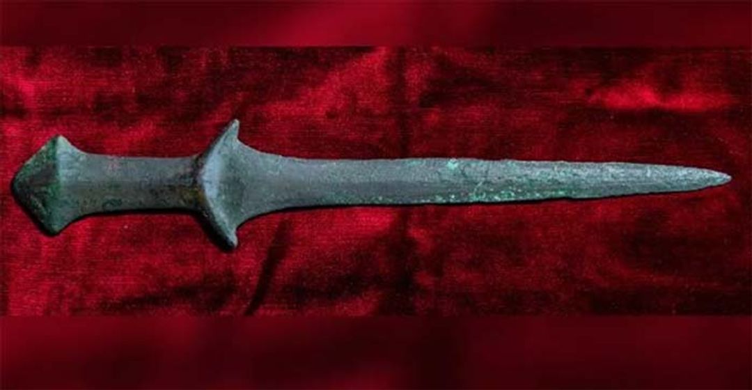 Salah Satu Pedang Tertua di Dunia Ditemukan di Museum Kecil Italia