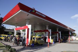 <p>Setidaknya terdapat tiga SPBU di Kabupaten Karawang dan satu SPBU di Jakarta Selatan yang belum beroperasi akibat banjir. / Pertamina</p>
