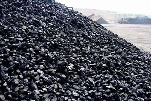 <p>Presiden Joko Widodo menghapus limbah batu bara atau dikenal dengan fly ash dan bottom ash (FABA), dari kategori bahan berbahaya dan beracun (B3). Kebijakan penghapusan limbah ini tertuang dalam Peraturan Pemerintah (PP) No.22/2021 tentang Penyelenggaraan Perlindungan dan Pengelolaan Lingkungan Hidup sebagai turunan dari Undang-Undang Cipta Kerja. / Ilustrasi batu bara. Sumber: http://www.apbi-icma.org/</p>
