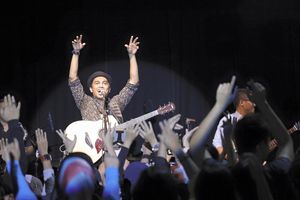 <p>Mendiang Glenn Fredly Deviano Latuihamallo meninggalkan seorang istri, Mutia Ayu dan seorang anak perempuan. / Facebook @GrennFredly309</p>