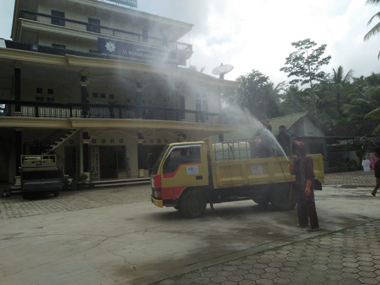 Sterilisasi Fasilitas Umum di Beberapa Desa Kecamatan Tulakan