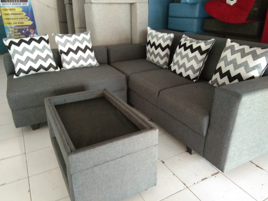 Sofa produksi Gavinsa Sofa Jogja.