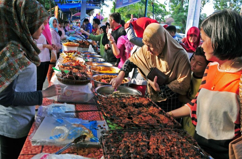 Suasana pasar Ramadhan yang digelar setiap tahun di berbagai daerah di Kalsel