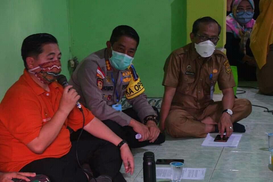 ibnu saat bertemu warga
