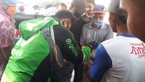 Gerakan Satu Gelas Beras, Cara Ojol Bantu Pekerja Harian Lainnya