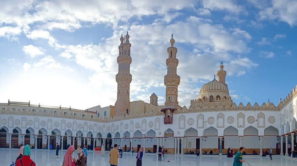 <p>Universitas Al-Azhar, Kairo, Mesir (Sumber: penamasisir.blogspot.com/)</p>

