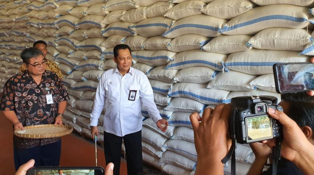 <p>Direktur Utama Bulog Budi Waseso saat Melakukan Inspeksi Mendadak di Gudang Bulog Regional NTB beberapa waktu lalu. / Bulog.co.id</p>
