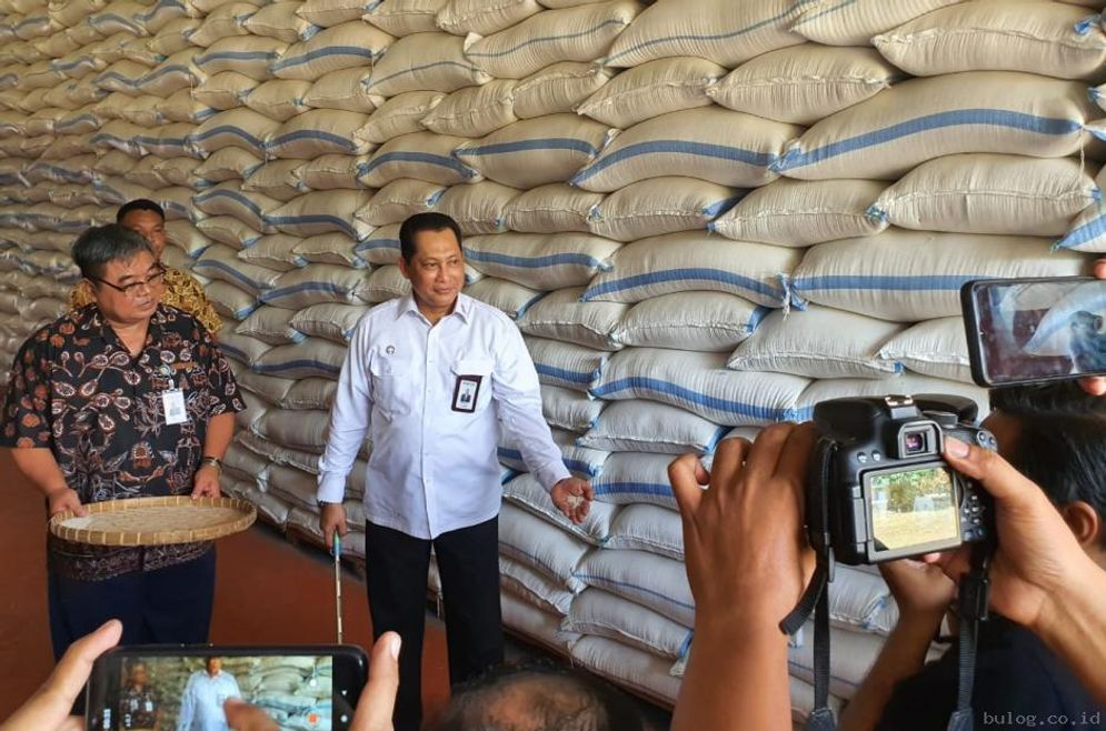 500 Ribu Ton Beras Impor di Batalkan Bulog