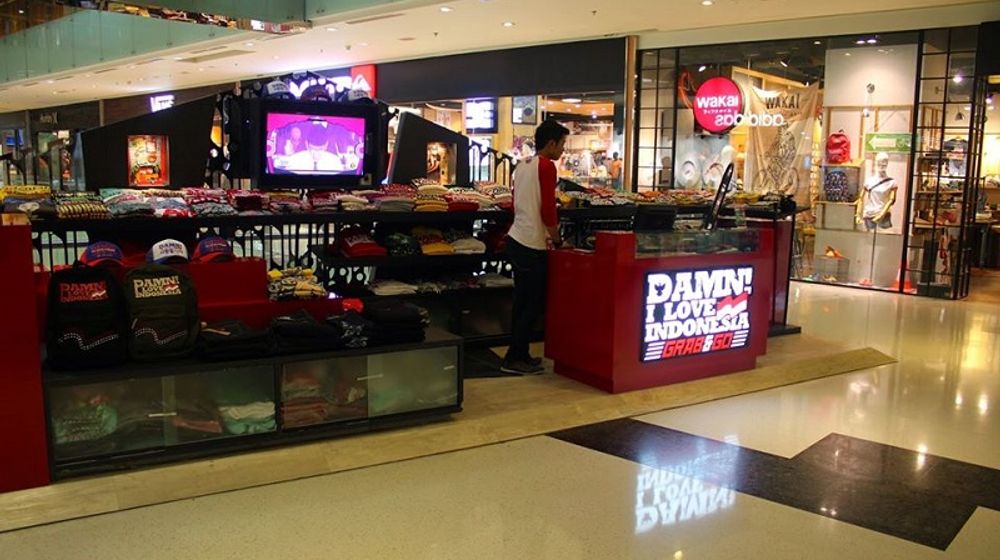 <p>Gerai Damn! I Love Indonesia di sebuah pusat perbelanjaan di Jakarta. / Facebook @damniloveindonesia</p>
