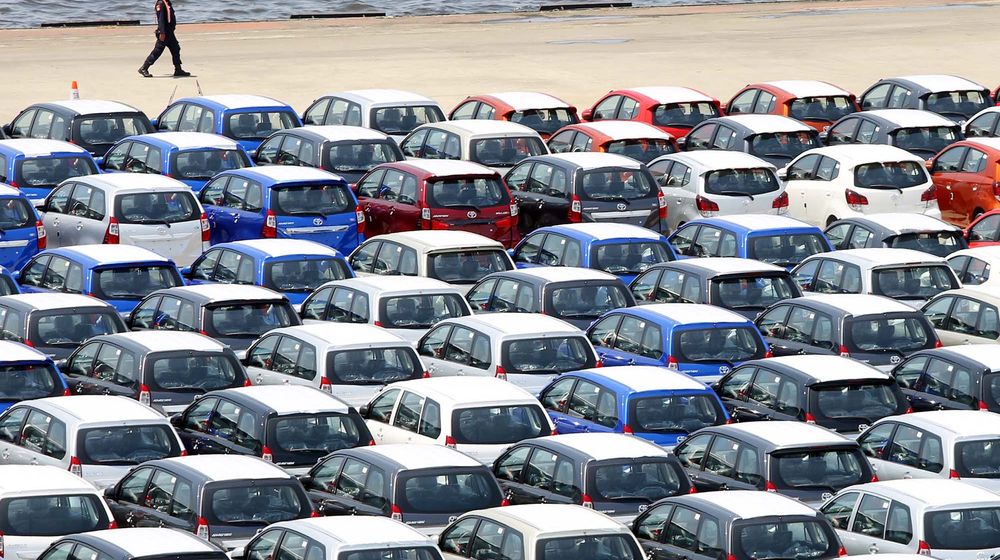 <p>Ratusan mobil yang akan di ekspor di Site PT Indonesia Kendaraan Terminal, Sindang Laut, Kali Baru, Cilincing, Jakarta Utara. Foto: Ismail Pohan/TrenAsia</p>
