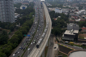 <p>Kereta MRT melintas di jalur kawasan Lebak Bulus, Jakarta. Foto: Ismail Pohan/TrenAsia</p>
