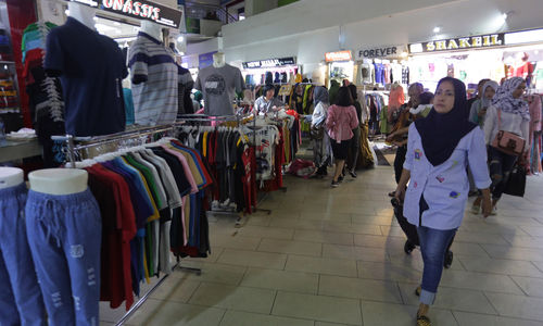 <p>Suasana Pasar Blok A Tanah Abang, Jakarta. Foto: Ismail Pohan/TrenAsia</p>
