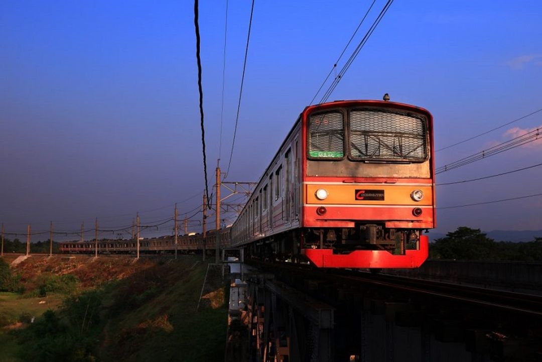 <p>KRL Jabodetabek yang dioperasikan oleh Commuter Line. / Krl.co.id</p>

