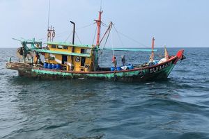 <p>Kapal asing ilegal yang ditangkap tengah mencuri ikan di perairan Indonesia. / Dok. KKP</p>
