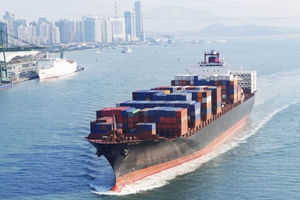 ilustrasi kapal petikemas